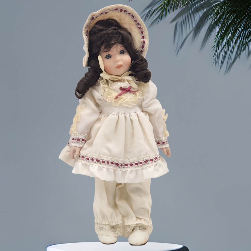 Vtg, 1988 MYD Inc. Marian Yu Designs PORCELAIN Heart Love 12" Doll Limited Ed.